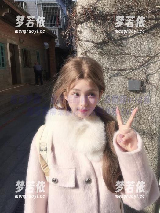 模范学院 - 追寻美的瞬间：徐微微mia私房写真带来别样的剧情体验.txt-梦若依