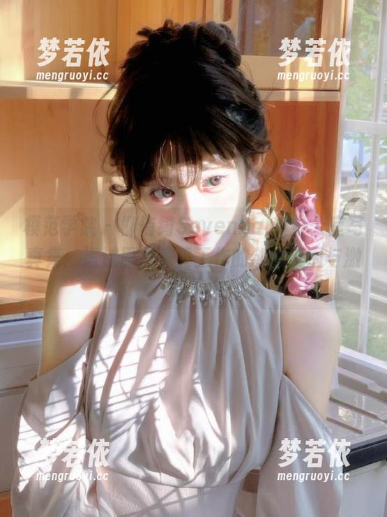 模范学院 - 柳侑绮Sevenbaby办公室写真集：透过原图感受工作的创意氛围与激情.txt-梦若依