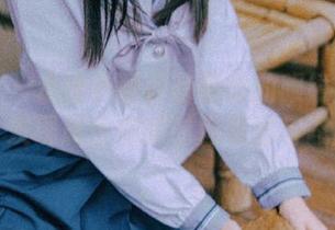 爱蜜社 - 走进小丽莎萌萌哒的眼镜写真集精选，发现属于你的时尚表达与态度.txt