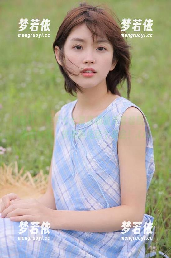爱蜜社 - 李李七七喜喜的甜美套装照片，免费分享，快来抓住这个机会！.txt-梦若依