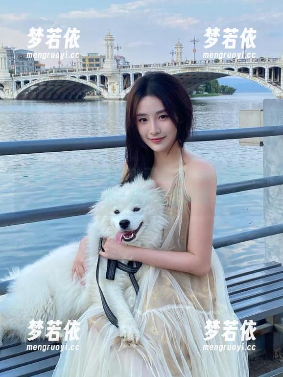 爱蜜社 - 福利满满的萌琪琪Irene短裤图集，展现不一样的甜美风情.txt-梦若依