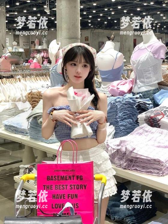爱蜜社 - 探索萌琪琪Irene的浴室艺术，原图与图册带你领略魅力！.txt-梦若依