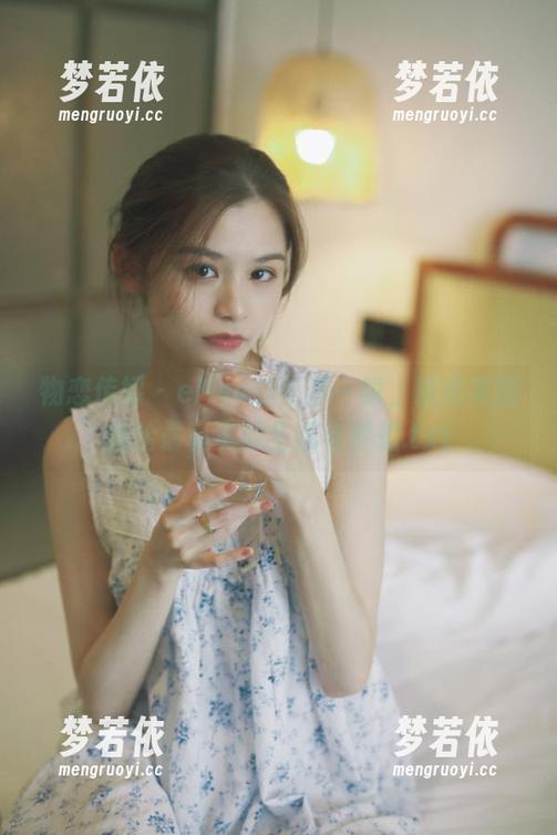 物恋传媒 - elise的光阴一瞬，精选美图描绘最真实的生活与梦想.txt-梦若依