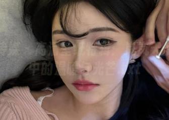 物恋传媒 - 高清壁纸特辑：岚岚天使写真中的温暖与光芒.txt