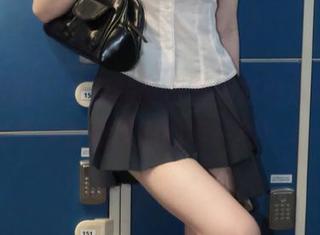 物恋传媒 - 菜菜的夏日写真在线解锁，尽情享受惬意夏天的每一刻！.txt