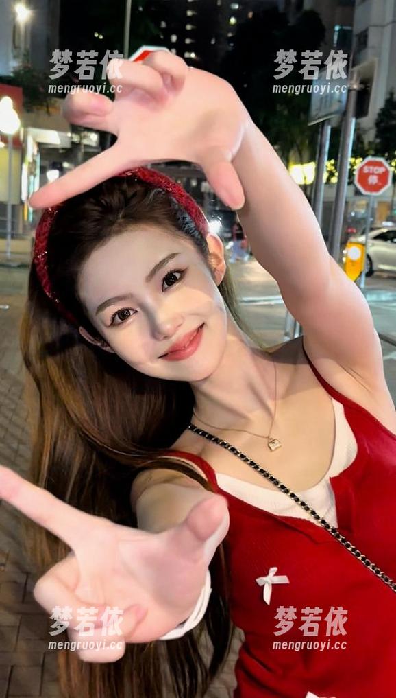 猎女神 - 探索谢伊娜的魅力：白衬衫私拍资源全分享.txt-梦若依