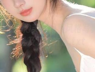 微密圈 - 玫桃泡芙的眼镜风格写真：网盘地址及下载方法.txt