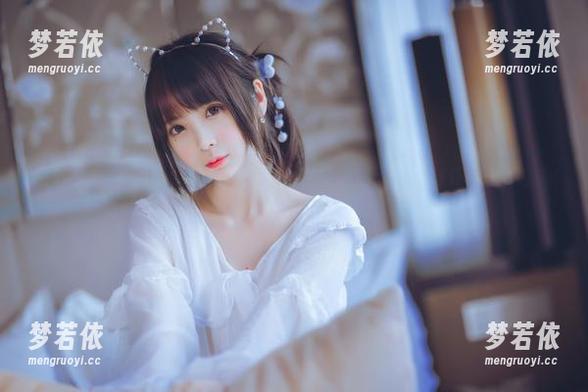 走进疯猫ss的创意产业园：一次视觉之旅的图集与作品背后的故事.txt-梦若依