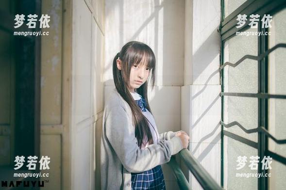 神楽坂真冬恶魔女仆图片合集，跟随她的脚步探索奇幻世界！.txt-梦若依