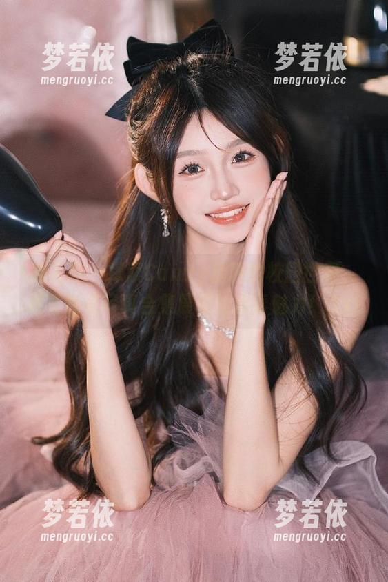 秀人网 - 探索Candy糖糖的校园世界，观看独家写真合集展现的青春魅力！.txt-梦若依