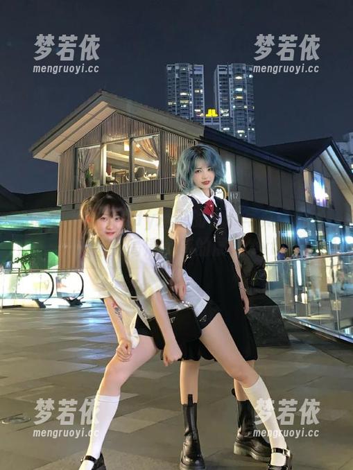 秀人网 - Candy糖糖的吊带写真：每一帧都是高清美感的展现.txt-梦若依