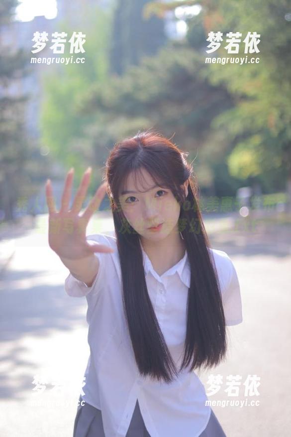 秀人网 - 灵动之美：Mieko林美惠子发布最新写真集，灰丝塑造梦幻形象.txt-梦若依