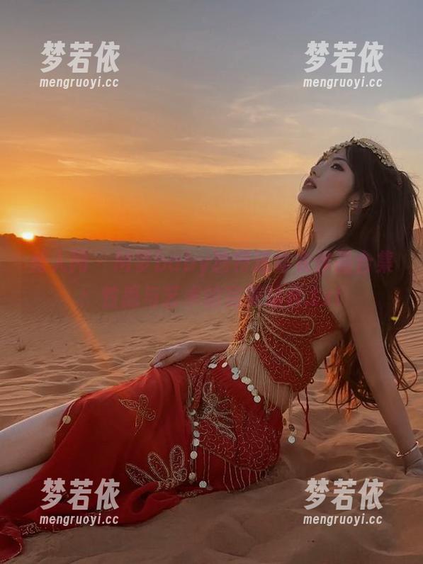 秀人网 - M梦baby独特连体衣作品合集：性感与艺术的完美结合.txt-梦若依