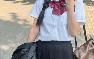 秀人网 - 身着校服的严利娅Yuliya：私房写真让人怀念的青春岁月！.txt