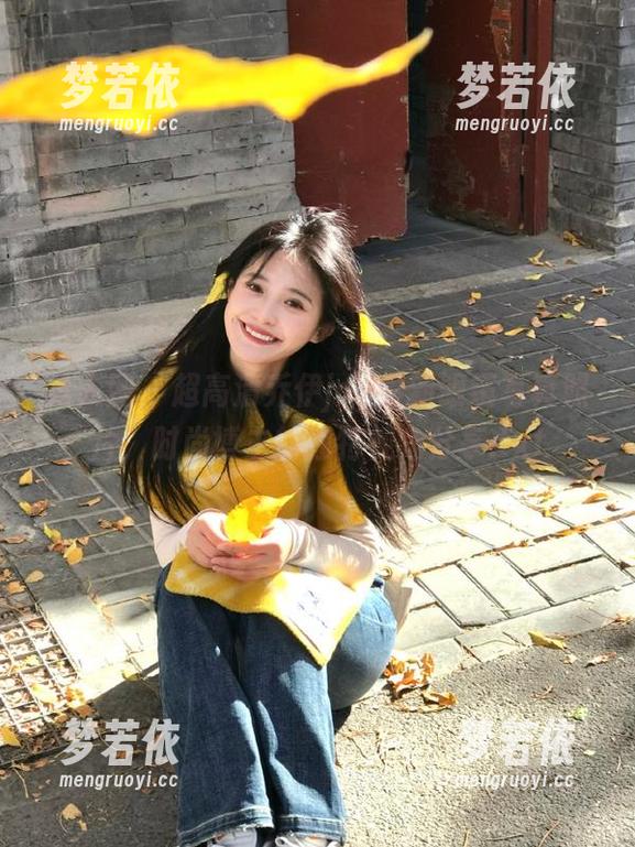 秀人网 - 超高清乔伊joy最新眼镜写真照片，时尚博主的独特视角分享.txt-梦若依