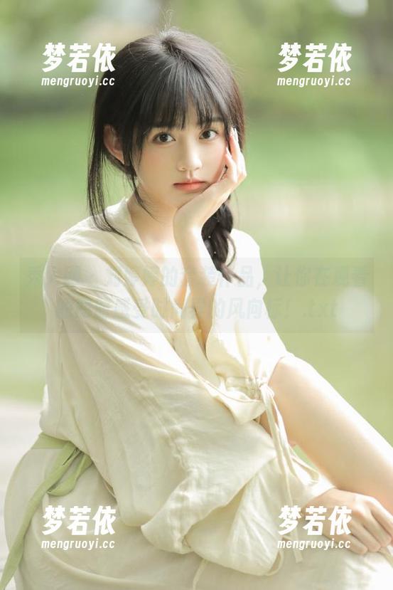 秀人网 - 刘婷婷的套装作品，让你在观看的同时感受时尚界的风向标！.txt-梦若依