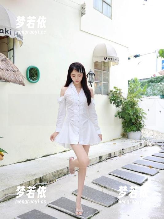 秀人网 - 最新南初妹妹御姐图集，缔造经典与时尚的完美瞬间.txt-梦若依