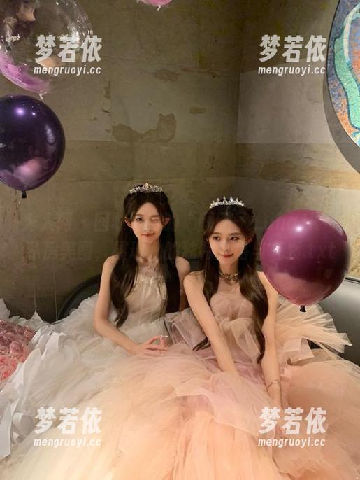 秀人网 - 回味无穷的“团团子_unaJK”私房美图，展现她的独特风格与气质.txt-梦若依