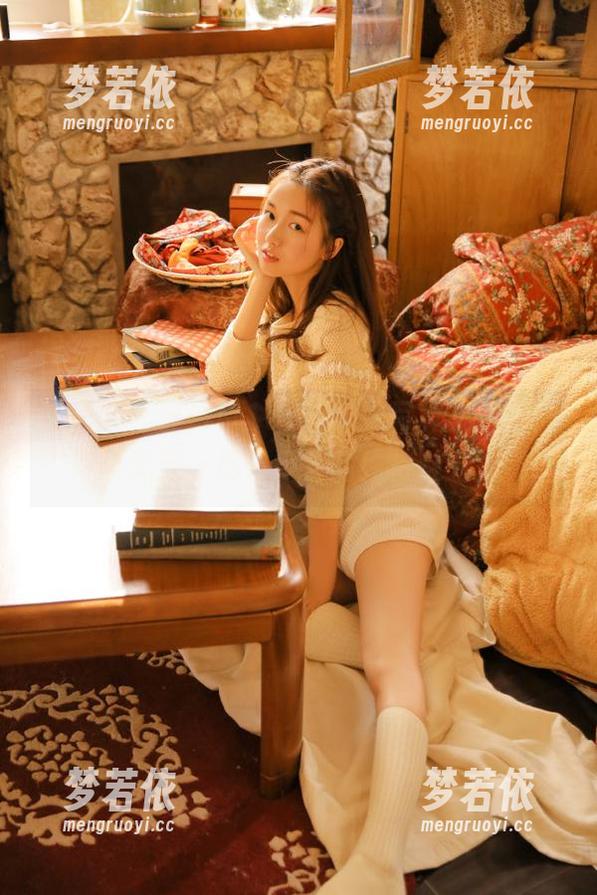 秀人网 - 夏诗诗Sally学妹写真集精选：青春无畏，尽显少女的独特魅力.txt-梦若依