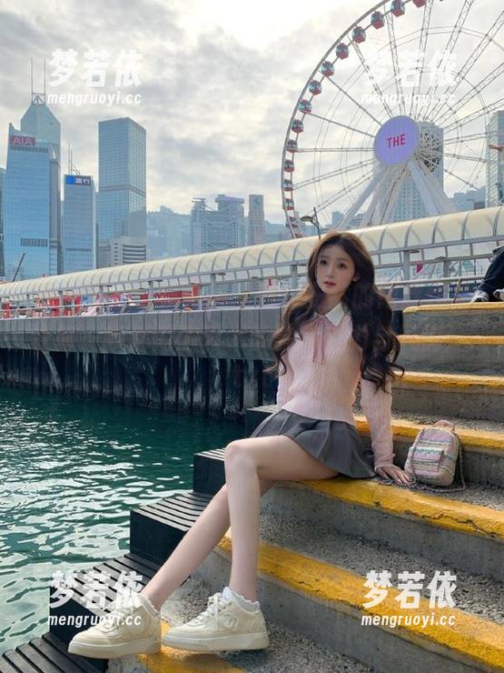 秀人网 - 引领美图潮流，安然的肉丝作品让每一帧都闪耀艺术的独特魅力与风情！.txt-梦若依