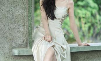 秀人网 - 小小白思宜白裙写真原图精选，感受柔美与气质的融合.txt