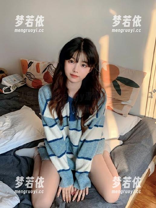 秀人网 - 小猪peggy清纯私房艺术作品，展现独特的美感与韵味.txt-梦若依