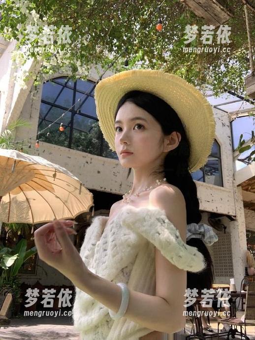 秀人网 - 小蛮妖_honey在线高清写真，打破女神神秘面纱，看看不一样的真实我.txt-梦若依