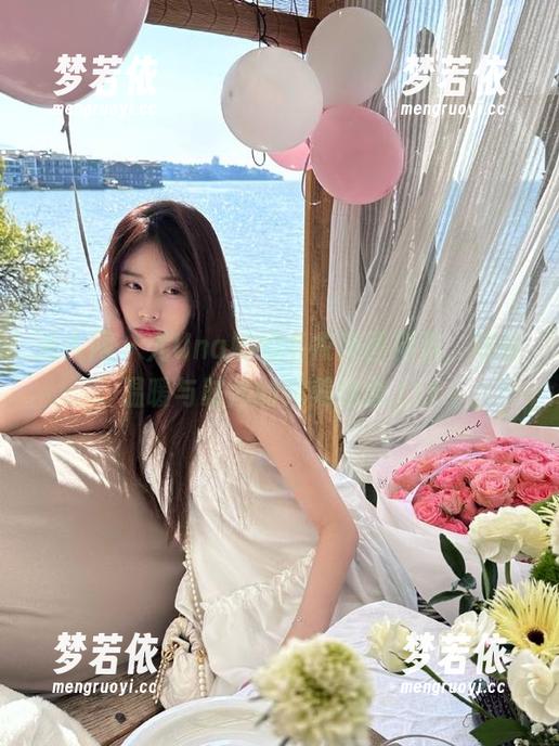 秀人网 - 尤Una娜的毛衣美图精选，感受温暖与时尚的完美结合.txt-梦若依