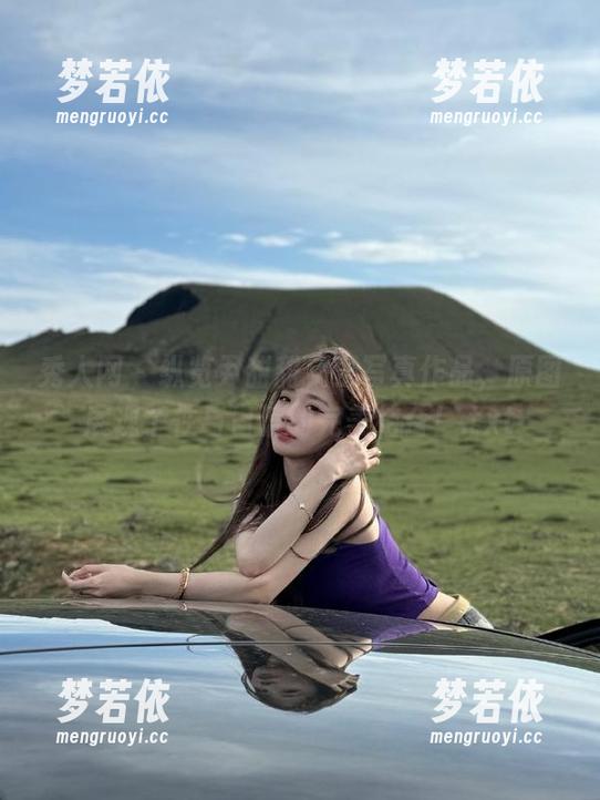 秀人网 - 纵览尹甜甜女王写真作品，原图展现个性与自信的完美结合！.txt-梦若依