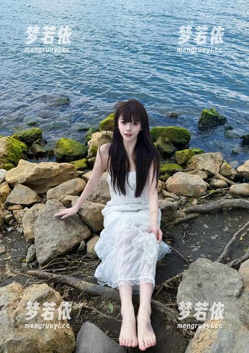 秀人网 - 张思允Nice浴室写真新作，最新图集带你享受她的灵动与魅力瞬间.txt-梦若依