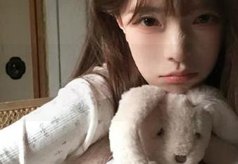秀人网 - 在戴允祺学妹的写真世界里：每一张图片都如同诗一般动人.txt