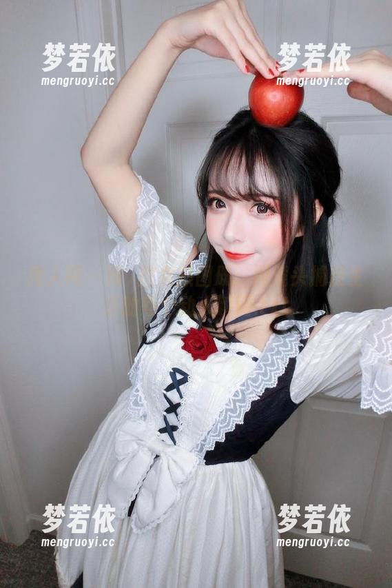 秀人网 - 戴渃欣女孩图册：用镜头捕捉生活的每个动人瞬间.txt-梦若依
