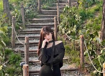 秀人网 - 星星baby最新豹纹写真资源，打破界限的艺术表现和个性张扬.txt
