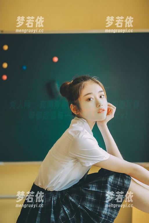 秀人网 - 充满青春气息的曦宝儿和服写真，带你欣赏每一张美丽原图！.txt-梦若依