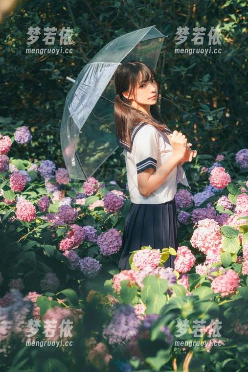 秀人网 - 柚子178居家写真套图，独特风格的大合集让你眼前一亮！.txt-梦若依