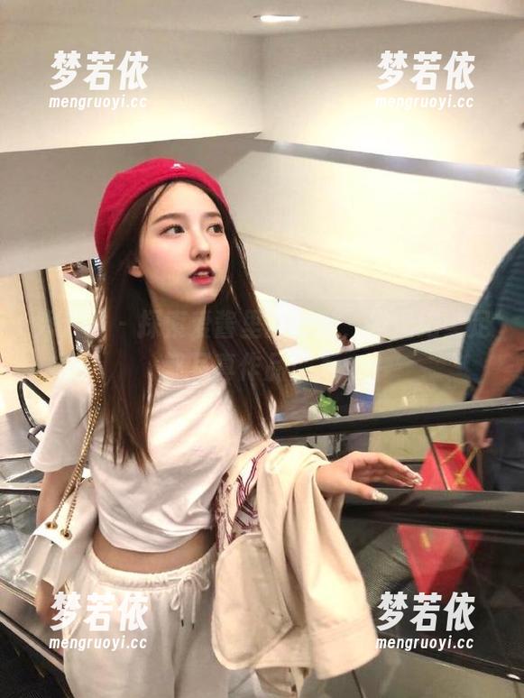 秀人网 - 探索爱酱里的网盘，发现绝美足部写真作品！.txt-梦若依