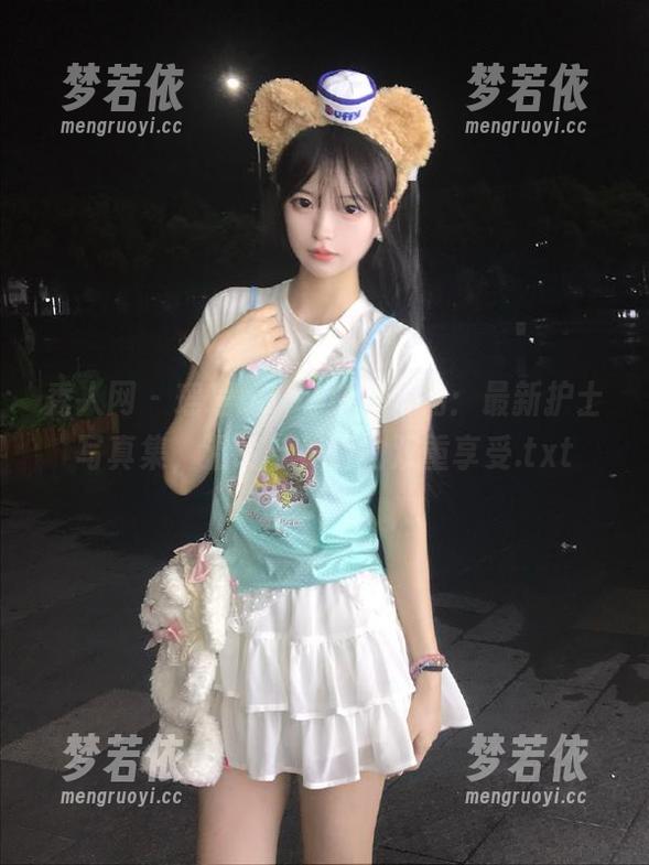 秀人网 - 瑶瑶baby独特视角：最新护士写真集，温暖与美丽的双重享受.txt-梦若依