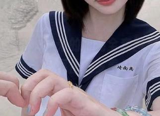 秀人网 - 甜妮带来的油亮全套图包，效果惊人，你会忍不住想多看几遍！.txt