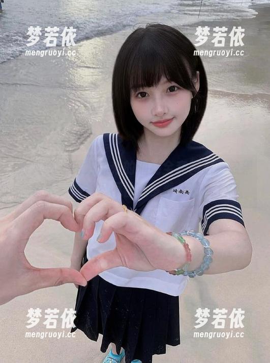 秀人网 - 甜妮带来的油亮全套图包，效果惊人，你会忍不住想多看几遍！.txt-梦若依