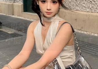 秀人网 - 田兮白肉丝写真合集，捕捉生活中的每一份美好瞬间.txt