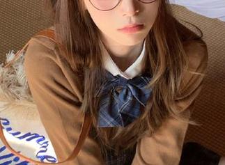 秀人网 - 糯美子Mini写真集再度更新，绽放丝袜之美，带你领略华丽瞬间.txt