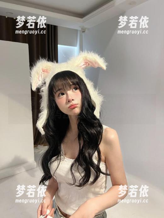 秀人网 - 糯美子Mini学姐的绝美瞬间：超清原图与独特图集分享给你.txt-梦若依