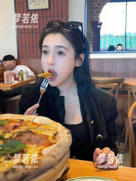秀人网 - 糯美子mini制服系列写真，精彩图集展示各种风格，重温青春校园的美好回忆.txt-梦若依