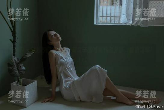 秀人网 - 超越校园的梦幻：萌奈子的写真作品分享，别错过哦！.txt-梦若依