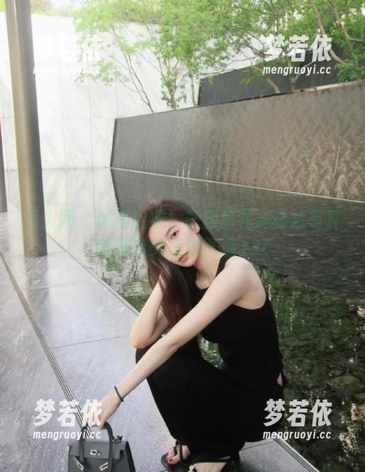 秀人网 - 让爱绽放！薇薇酱花嫁高清写真传递绝美浪漫气息.txt-梦若依