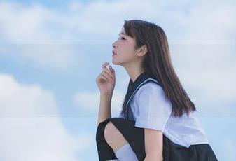秀人网 - 这组袁圆美脚写真，让我想知道她的换鞋故事！.txt