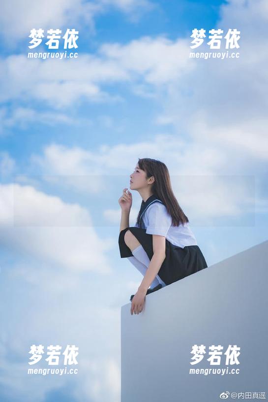秀人网 - 这组袁圆美脚写真，让我想知道她的换鞋故事！.txt-梦若依