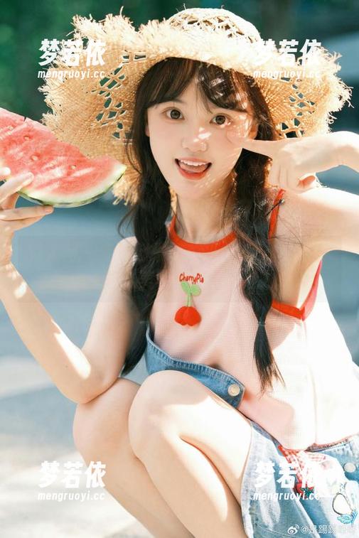 秀人网 - 专属赵惟依coco的蕾丝梦境：带你领略唯美写真套图的魅力.txt-梦若依