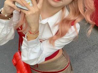 秀人网 - 少女写真最新资源推荐：软糖爱喝奶的甜美时光与细腻情感.txt
