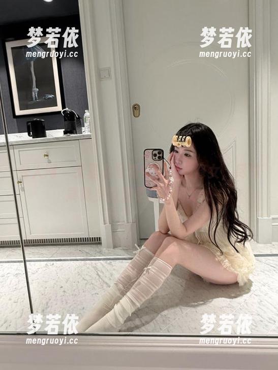 秀人网 - 无圣光写真中的闵妮修女，尽情展现岁月温柔的呢喃.txt-梦若依